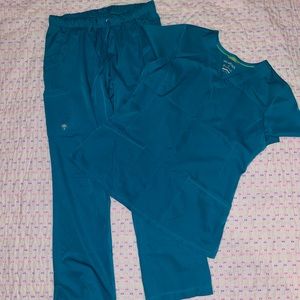 Healings hands scrub set. Medium bottoms/large top.